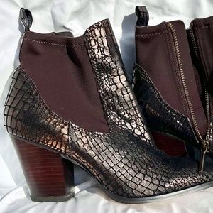 Donad J. Pliner  Bronze Leather Ankle Boot